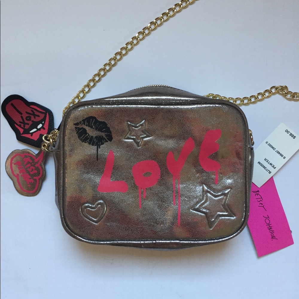 New with tag BETSEY JOHNSON Pewter Bag w/detachable charms and “LOVE” & 💋 on bag